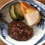 カフェアンドショップ ロータスランド - 2019/08/16
      モーニングＣセット 有機コーヒー 380円
      今週のおまかせセット 550円
      ・こんにゃく唐揚げの甘酢あん
      ・卵豆腐
      ・味噌きゅうり
      ・フレッシュサラダ
      ・スイカ