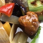 カフェアンドショップ ロータスランド - 2019/08/16
      モーニングＣセット 有機コーヒー 380円
      今週のおまかせセット 550円
      ・こんにゃく唐揚げの甘酢あん
      ・卵豆腐
      ・味噌きゅうり
      ・フレッシュサラダ
      ・スイカ