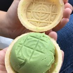 山川いもや - 抹茶。
            
            かき氷でも俺は抹茶が好きヽ(´o｀
            
            
            