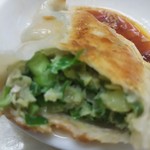 美味餃子店 - すいません、具にピントが合わなくて。