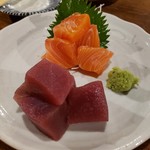 徳田酒店 - サーモンとマグロの造り