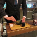 レフェルヴェソンス - お薄を立てていただきます　所作がきっちりとしています