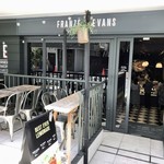 FRANZE & EVANS LONDON - モノトーンでまとめたロックでスタイリッシュな店