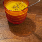 あずまし亭 - お通しは冷製かぼちゃスープ。
