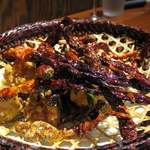 蓮香 - 新疆式<辣子鸡>ウイグル式鶏の山盛り唐辛子炒め