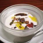 蓮香 - ウイグルのドライフルーツのせヨーグルト