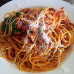 コロッセオ - 鶏ラグーと青菜のパスタ