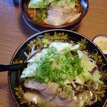 Hakata Tenjin - 奥、野菜味噌、手前、野菜ﾗｰﾒﾝ
