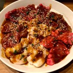 牛肉卸問屋直営　焼肉ホルモン酒場　oto-kichi - ホルモン盛り合わせ