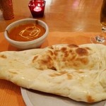 マンダラ - チキンバターマサラ、ナン