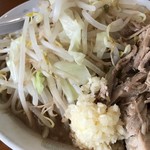 麺とび六方 - ラーメン大盛＠830円
      野菜:普通、ニンニク:普通、アブラ:普通