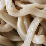 麺とび六方 - ラーメン大盛＠830円の麺