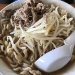 麺とび六方 - ラーメン中盛＠830円
      野菜:小、ニンニク:小、アブラ:小
