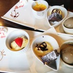 and cafe - 【2019.08】ランチのデザートプレート・本日のアイス(ほうじ茶アイス)、プチドルチェ(ブラウニーとスイートポテトを選びました♪)