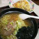 ホープ麺店 - 半チャーハンラーメン