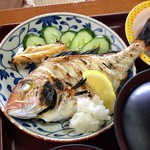 わかまつや - 【魚塩焼きランチ 870円】今日の魚は真鯛でした。