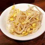 Kanda Yakiniku Oreno Niku - お通し：250円税別