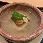 津の守坂 小柴 - 鍋：アイナメ、万願寺唐辛子、スッポンの出汁で 時雨鍋。スッポンの出汁が効いています。アイナメの包丁研ぎが芸術的。