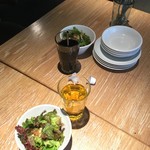 OCEANCLUB BONDIS 新百合ヶ丘店 - サラダ、ジャスミンティー