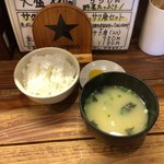 まるひ屋 - ごはん、味噌汁、漬物