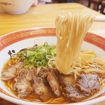 おっつぁん - 細麺だけど伸びない。不思議〜(´˘`๑)"ｩﾝｩﾝ