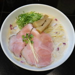 麺飯食堂 三羽鴉 - 鶏豚骨ラーメン(塩・醤油)