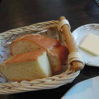創作料理と京野菜のびすとろ キザノ - パン