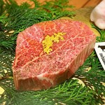 神戸牛焼肉&生タン料理 舌賛