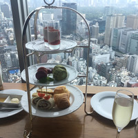 アーティスト カフェ - おかわり自由なティー＆3段スタンドのアフタヌーンティー　(税サ込) 2970円/人