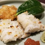 馳走 啐啄一十  - (03)鱧の炭火焼き落とし
      (04)鱧の山椒煮
      鱧の産卵期は夏、旬は初夏と晩秋の2回。