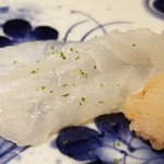 馳走 啐啄一十  - (07)真鯒(愛媛県中島沖産、40時間寝かせ)
      産卵期は春～初夏、旬は春～夏
      35cmで雄→雌へ性転換
      産卵期と一致するのは旬の白鱚をしっかり食べるからです
      鮃よりも淡白で繊細、舌でゆっくり味わいます