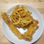 丸亀製麺 - ちくわ天、野菜かき揚げ、かしわ天
