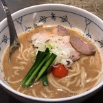 名前のないラーメン屋 - ラーメン並,スープ中間,チャーシュー