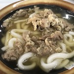 立喰い生麺 - 肉うどんのアップ