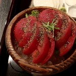 信州長屋酒場 - トマトの黒胡椒かけ