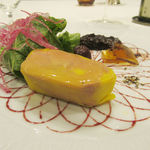 ソンブルイユ TOKYO - ランド産　鴨のフォアグラのコンフィ　黒イチジクのチャツネ　ポルト　ソーテルヌ