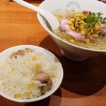麺屋 六感堂 - チキンのコーン炊込みご飯＋元祖 冷製もろこし清湯