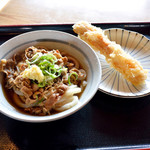 手打ちうどん 清水屋 - 肉ぶっかけ冷と、ちくわ天