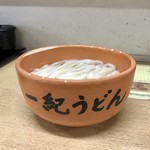 ［2019/08］釜揚うどん(300円)＋大盛(+100円)