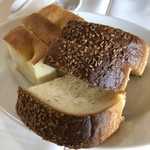 ヴィア デル サーレ - 自家製フォカッチャとパン