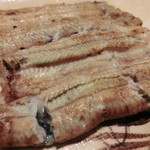 鰻禅 - 鰻の白焼き。日本酒が進みます。
