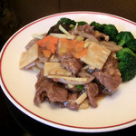 中国料理 娘娘 - 牛肉と連島レンコンの炒め物
