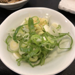 本格さぬきうどん　穂乃香 - ネギとおろし生姜、セルフで頂きます