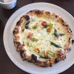 大和ピザ - 上の白いマルゲリータ