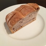 コンタディーノ - 自家製パン