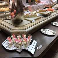 スプレンディード - ピーチカンタービレ４７００円。ショートケーキ、ムースなど。全種類をいただきました(^｡^)。ショートケーキのスポンジの間にか挟まれた桃が、一番生に近い味わいで、とても美味しかったです（╹◡╹）