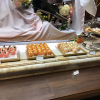 スプレンディード - ピーチカンタービレ４７００円。カップケーキ。これらはイマイチ。。。テーブルサービスのリゾットとともに、２人揃って低評価でした(T . T)