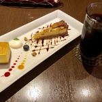 自然の薬箱 カフェ＆キッチン - ・本日のケーキセット 1,000円(税込)
(マンゴーのチーズケーキ、いちぢくのタルト)