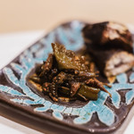 うを徳 - 土州四万十（とさしまんと）の"沼知々武（ごり、≒ぬまちゝぶ）"と"伏見蕃椒（ふしみたうがらし）有馬煮（ありまに）"