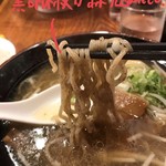 麺味 - 黒こくメン 750円
      麺アップ